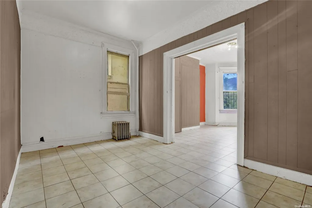 12-16 30th Road Astoria NY 11102