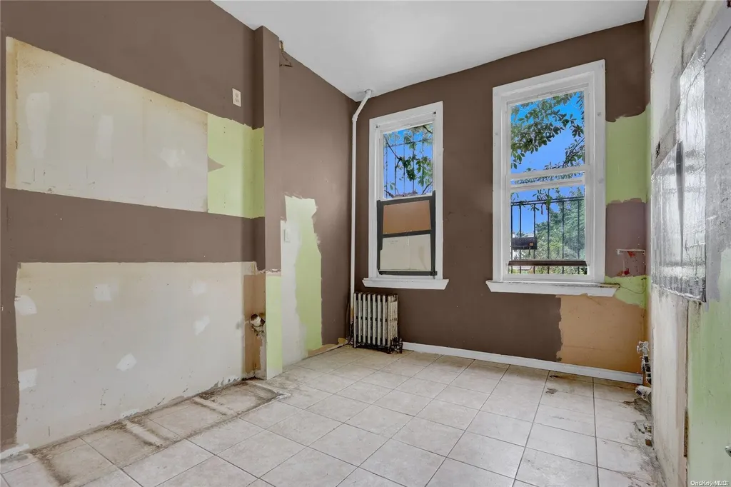 12-16 30th Road Astoria NY 11102