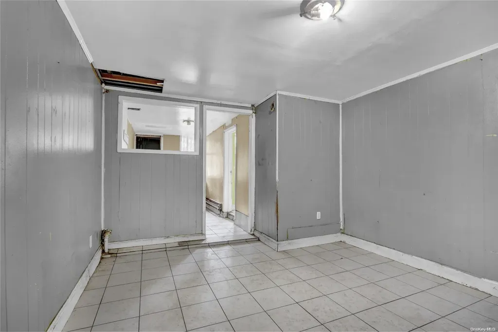 12-16 30th Road Astoria NY 11102