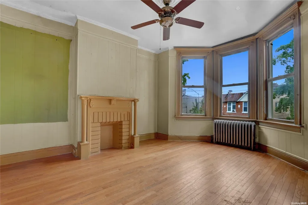12-16 30th Road Astoria NY 11102
