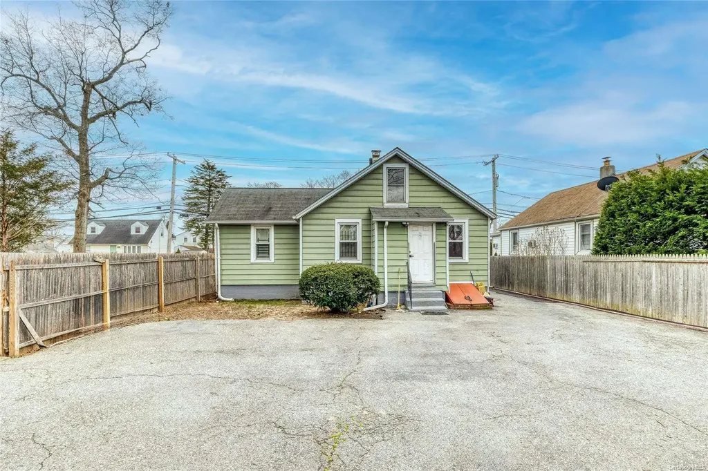 45 E Greenwich Avenue Roosevelt NY 11575
