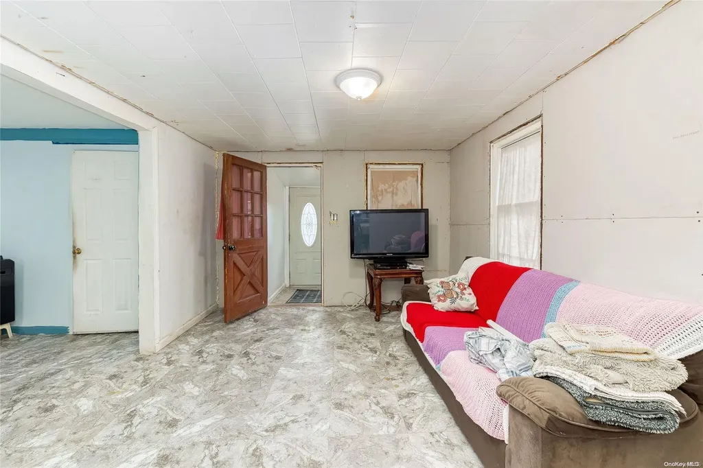 45 E Greenwich Avenue Roosevelt NY 11575