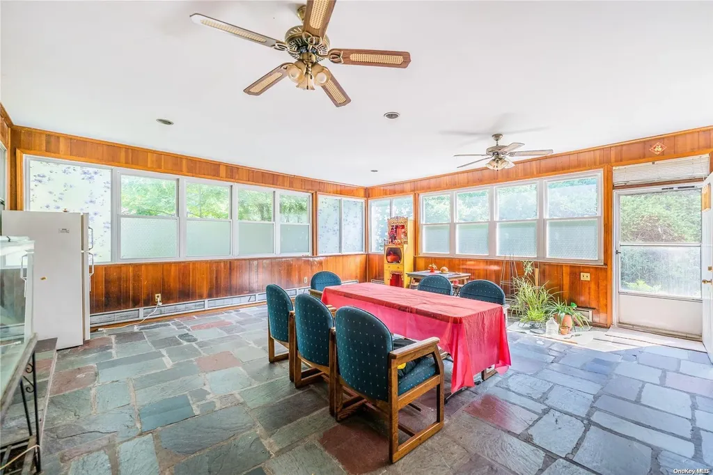 28 Hamilton Drive Roslyn NY 11576