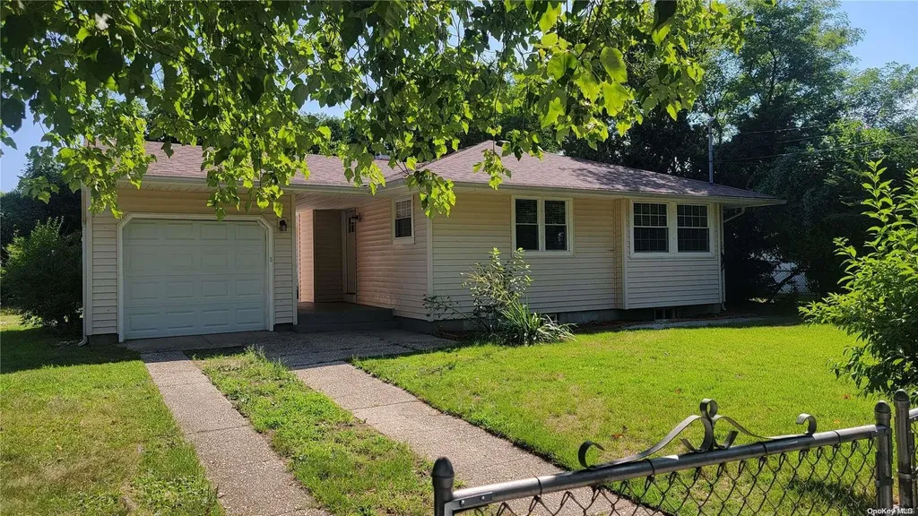 29 Catherine Drive Selden NY 11784