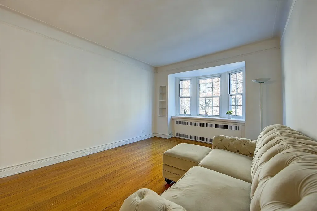 77-12 35 Avenue Jackson Heights NY 11372