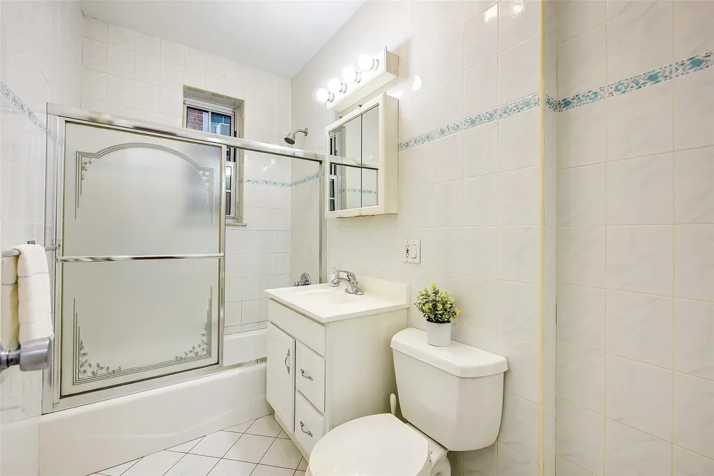 77-12 35 Avenue Jackson Heights NY 11372
