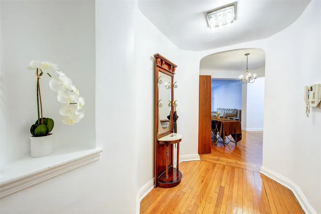 77-12 35 Avenue Jackson Heights NY 11372