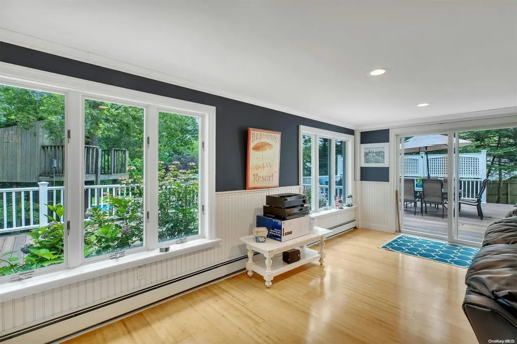 18 Hubbard Lane Hampton Bays NY 11946