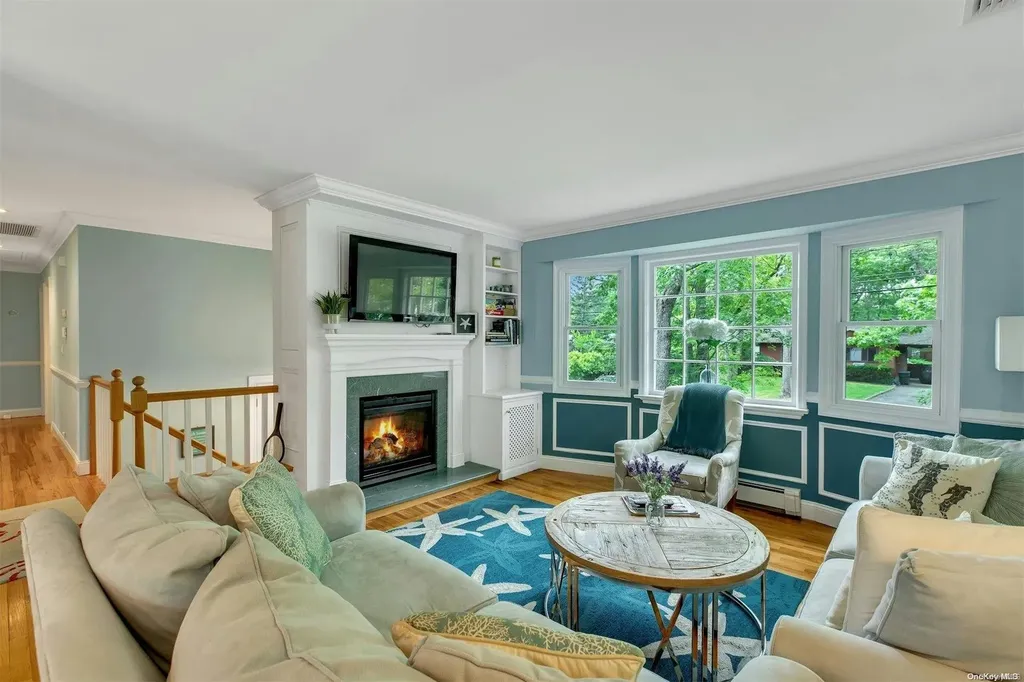 18 Hubbard Lane Hampton Bays NY 11946