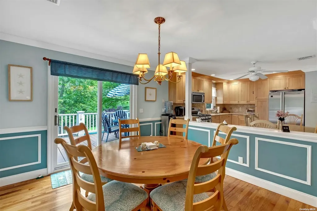 18 Hubbard Lane Hampton Bays NY 11946