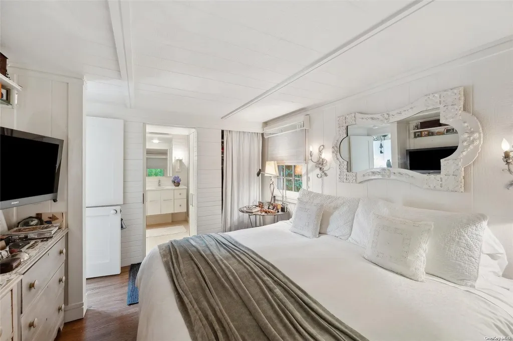 74 Jagger Lane Westhampton NY 11977