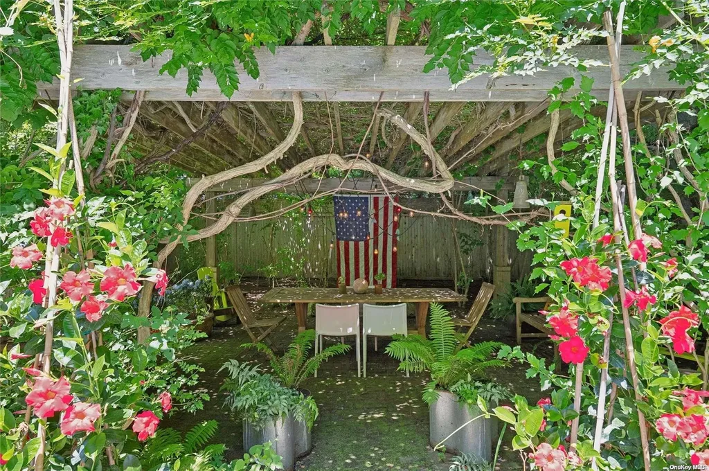74 Jagger Lane Westhampton NY 11977