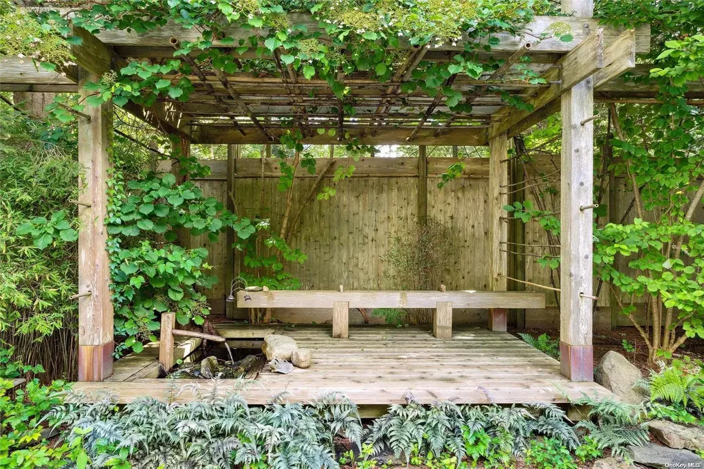 74 Jagger Lane Westhampton NY 11977