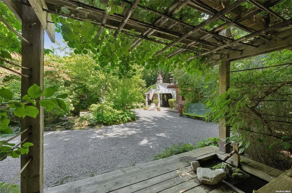 74 Jagger Lane Westhampton NY 11977