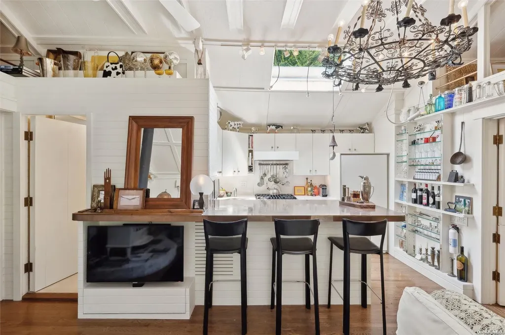74 Jagger Lane Westhampton NY 11977
