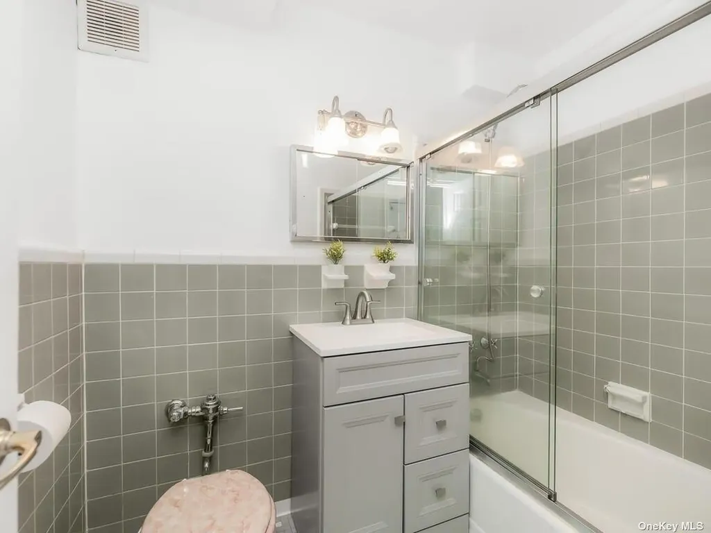 2835 Webb Avenue Bronx NY 10468