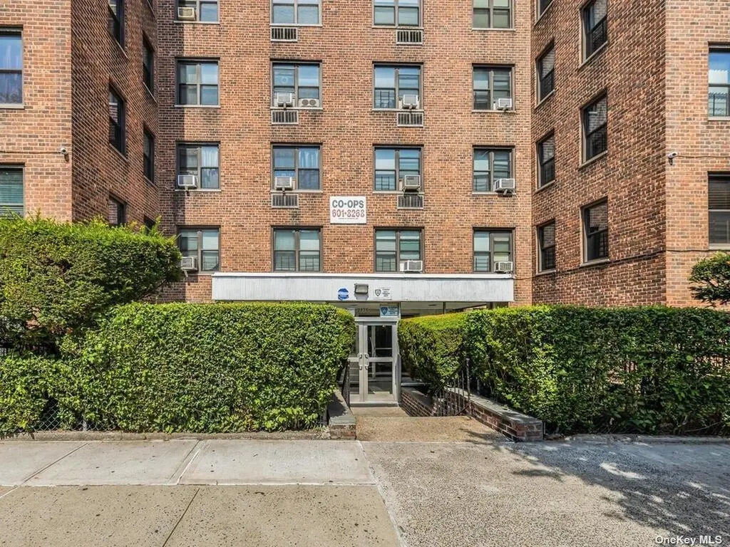 2835 Webb Avenue Bronx NY 10468