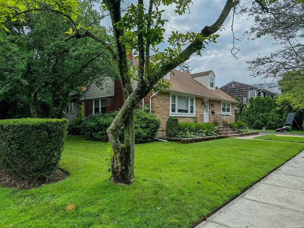6 Highland Terrace Manhasset NY 11030