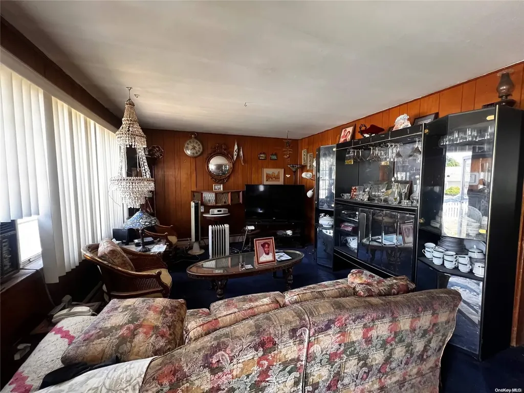 440 Irving Street Central Islip NY 11722
