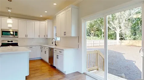 45a N Saunders Avenue Center Moriches NY 11934