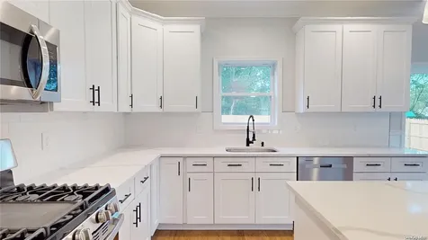 45a N Saunders Avenue Center Moriches NY 11934