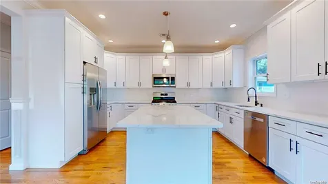 45a N Saunders Avenue Center Moriches NY 11934