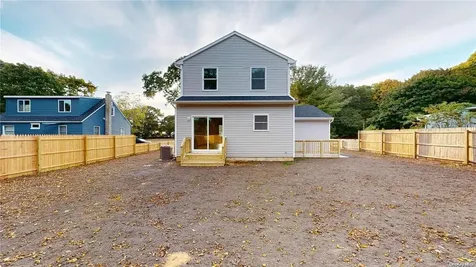 45a N Saunders Avenue Center Moriches NY 11934