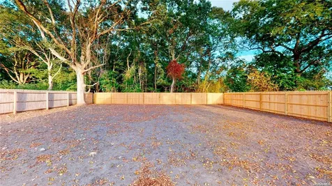 45a N Saunders Avenue Center Moriches NY 11934