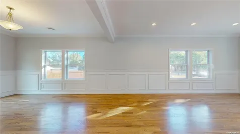 45a N Saunders Avenue Center Moriches NY 11934