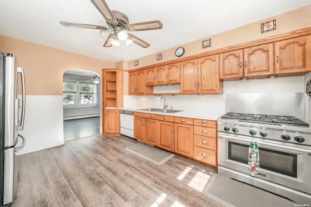 32 Herbert Avenue Lindenhurst NY 11757