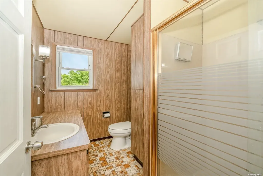 32 Herbert Avenue Lindenhurst NY 11757