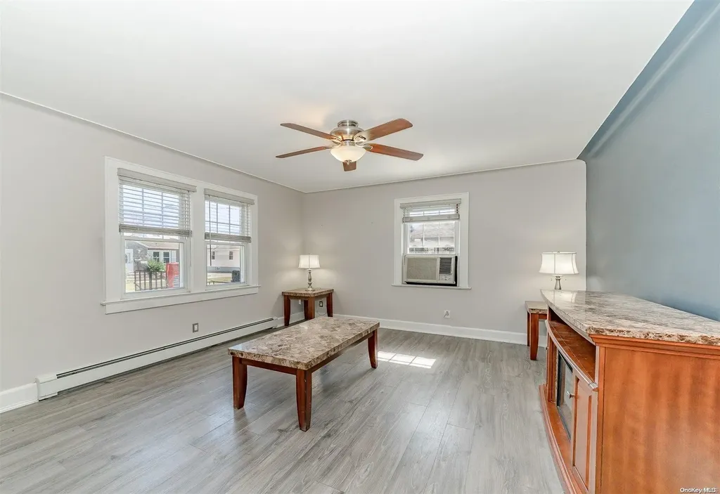32 Herbert Avenue Lindenhurst NY 11757