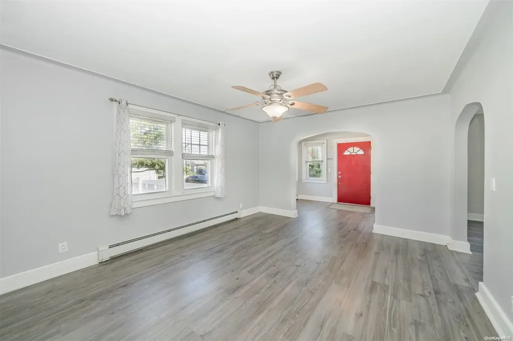 32 Herbert Avenue Lindenhurst NY 11757