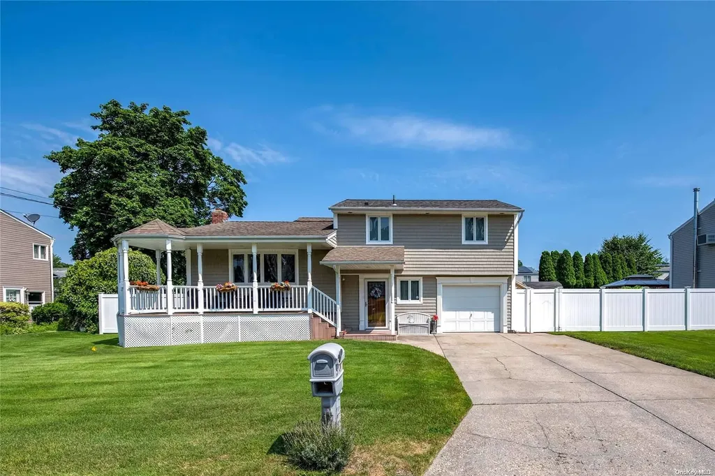 9 Lark Drive Centereach NY 11720