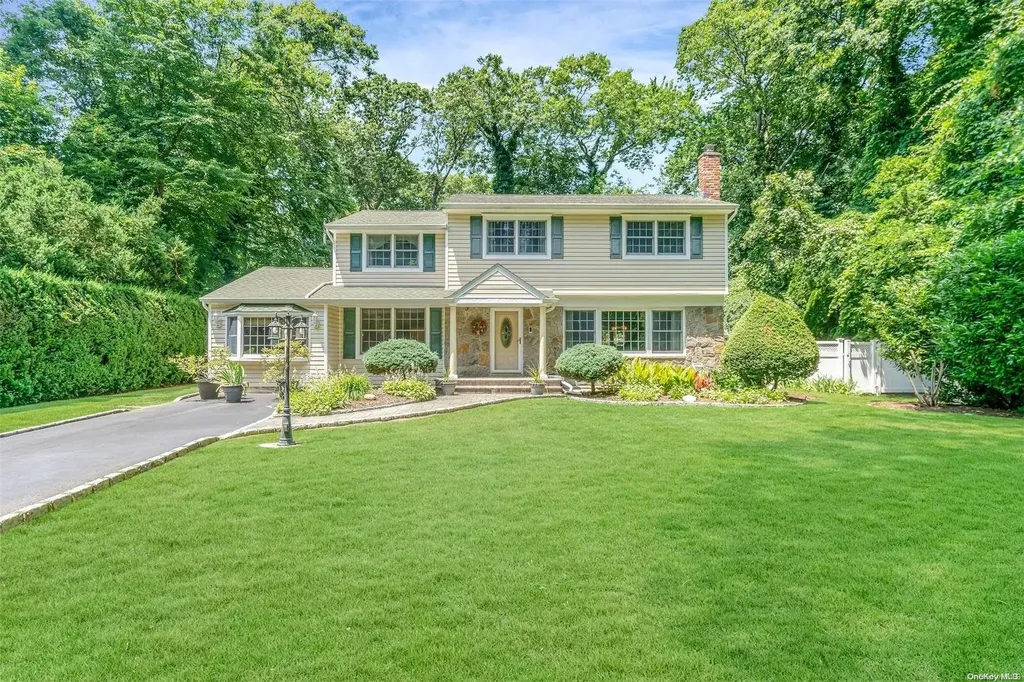 3 White Birch Court Smithtown NY 11787