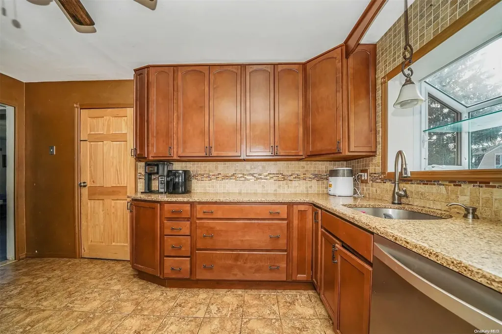 28 Green Avenue Lynbrook NY 11563