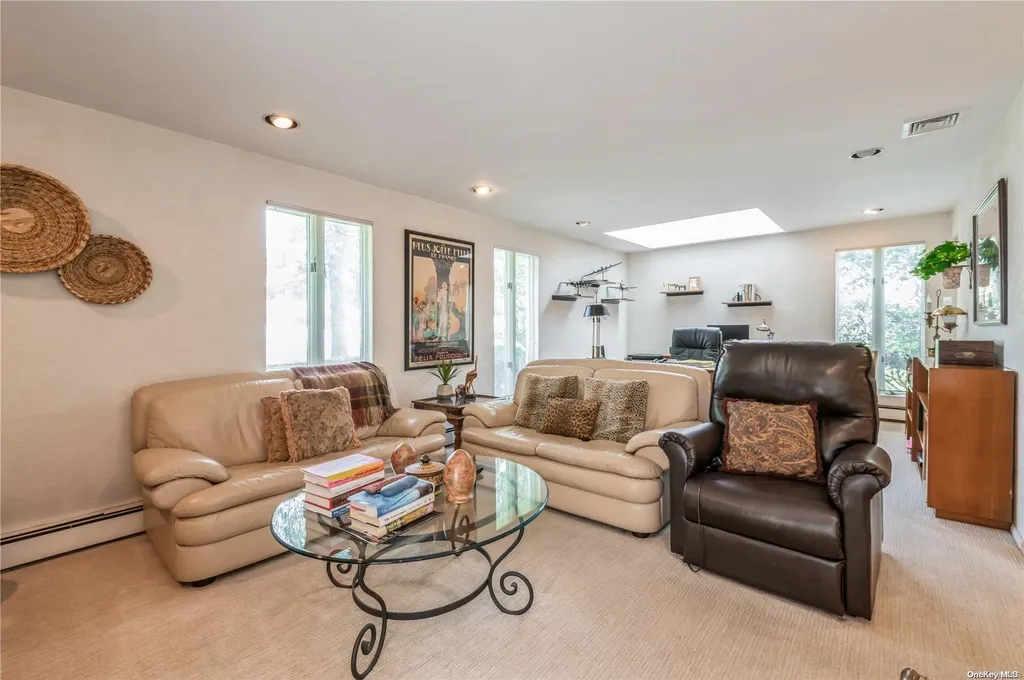 1663 Warwick Road Hewlett NY 11557