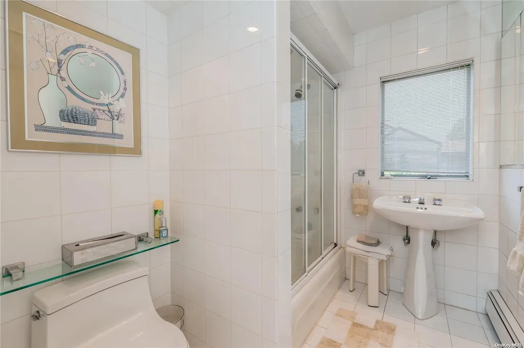 1663 Warwick Road Hewlett NY 11557