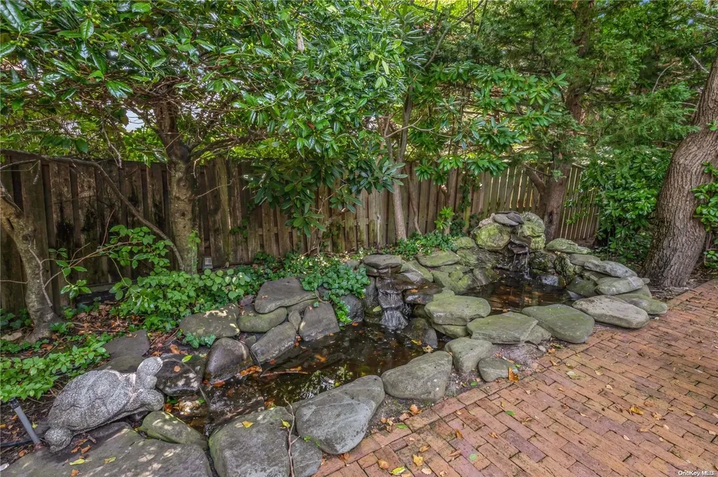 1663 Warwick Road Hewlett NY 11557