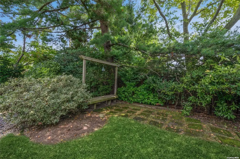 1663 Warwick Road Hewlett NY 11557