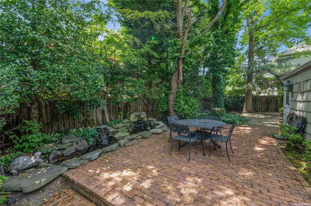1663 Warwick Road Hewlett NY 11557