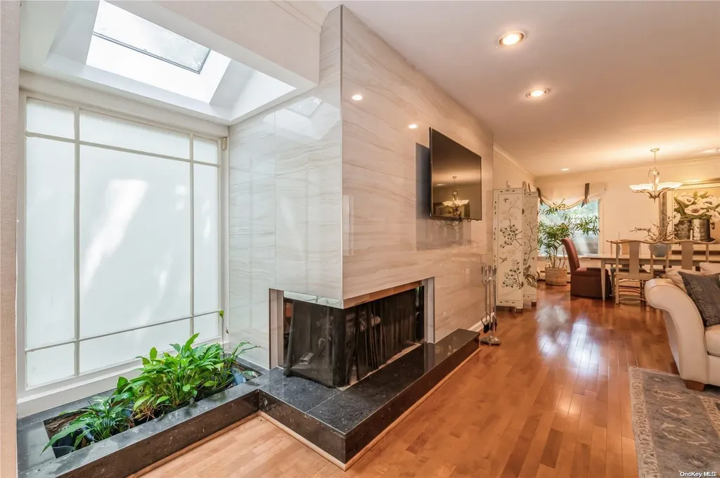 1663 Warwick Road Hewlett NY 11557