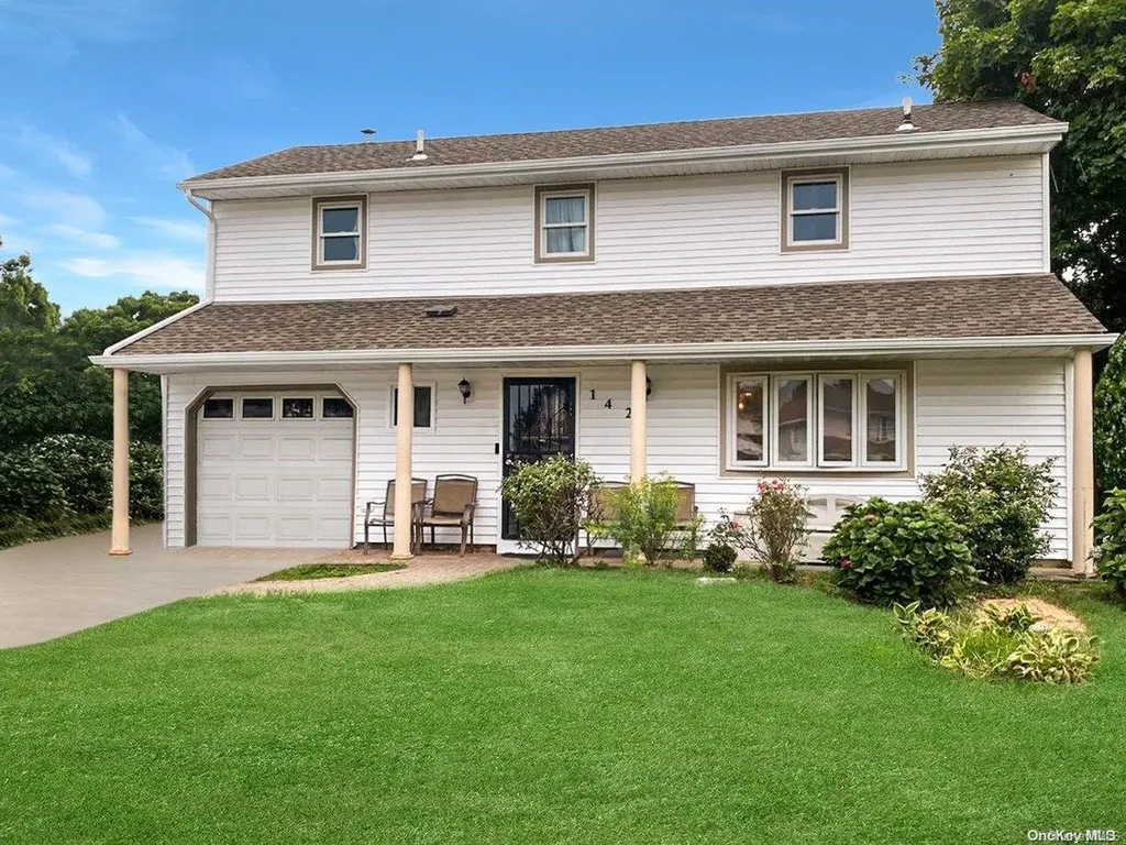 142 Branch Avenue Central Islip NY 11722