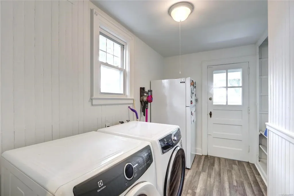53 Jarvis Place Lynbrook NY 11563