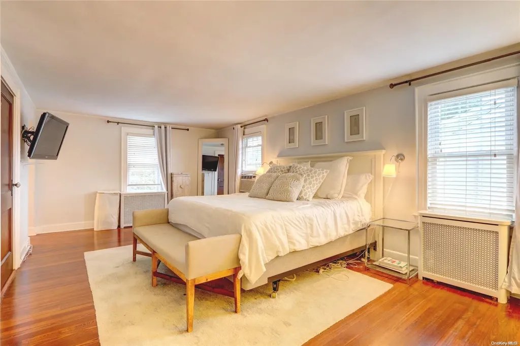 53 Jarvis Place Lynbrook NY 11563