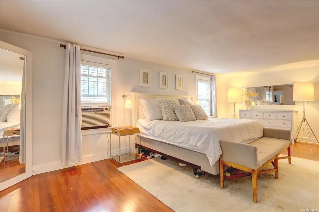 53 Jarvis Place Lynbrook NY 11563