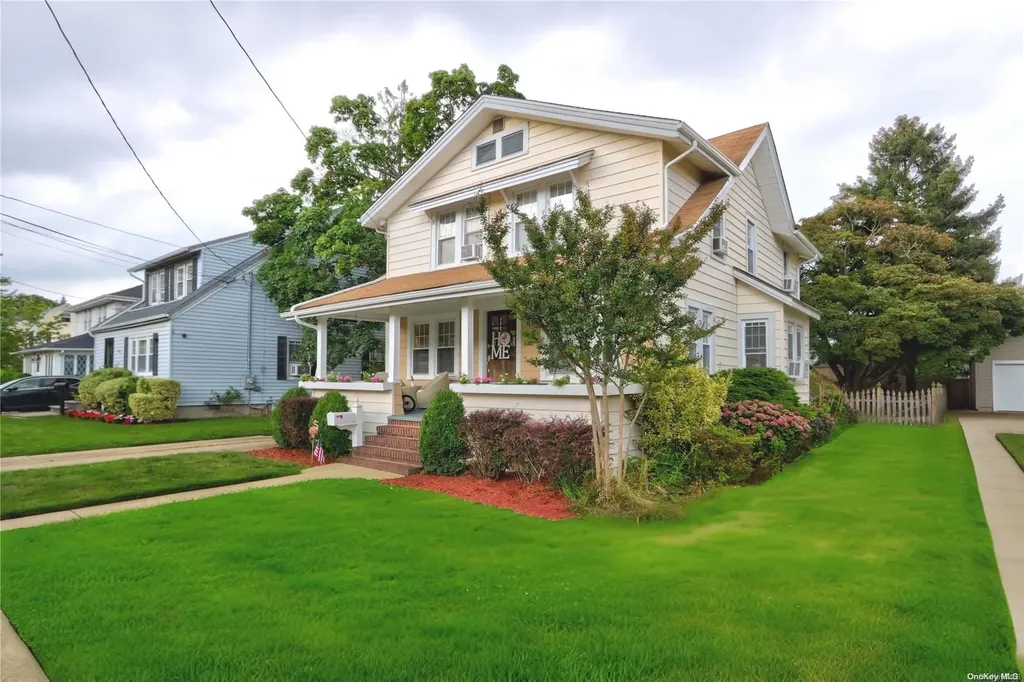 53 Jarvis Place Lynbrook NY 11563