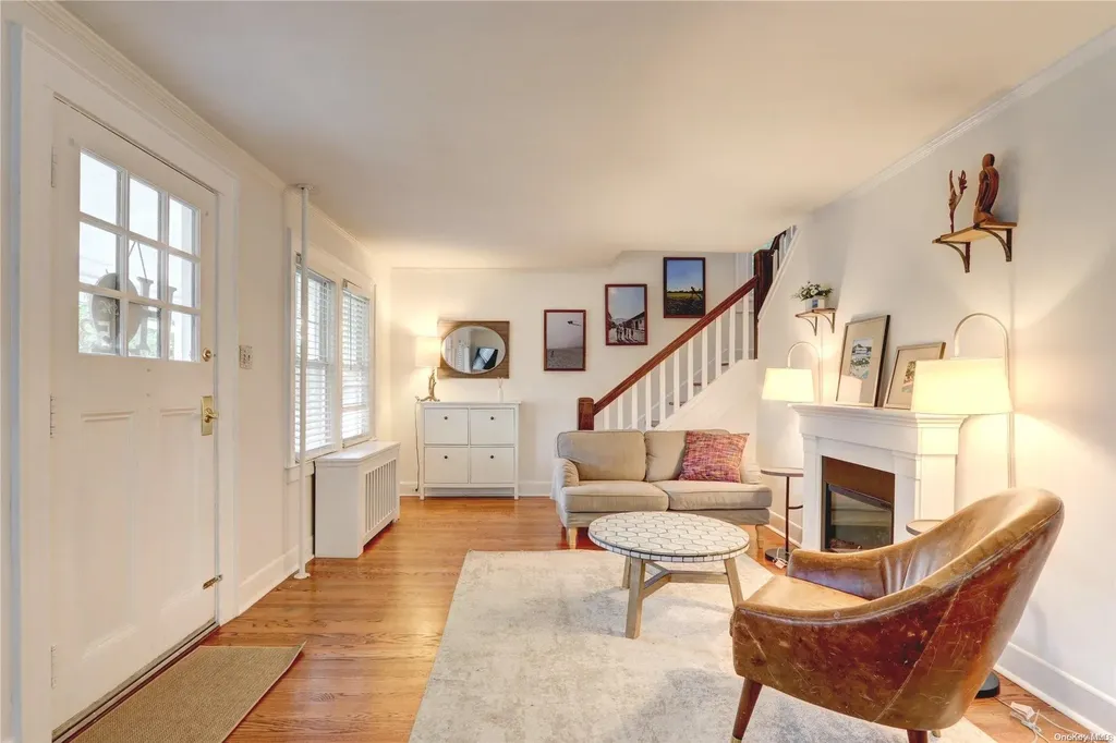 53 Jarvis Place Lynbrook NY 11563