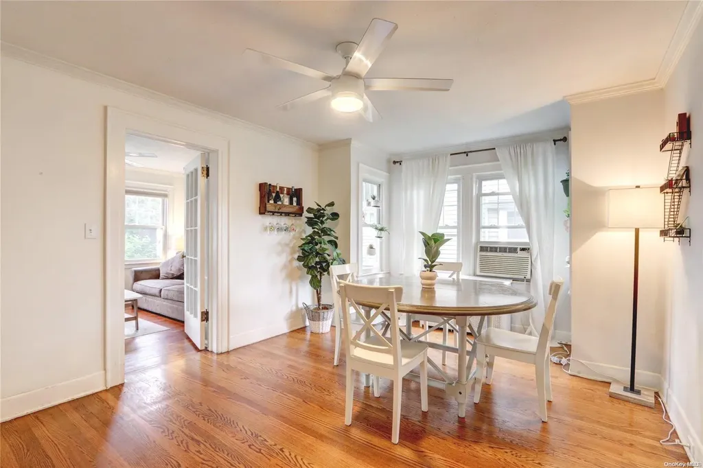 53 Jarvis Place Lynbrook NY 11563