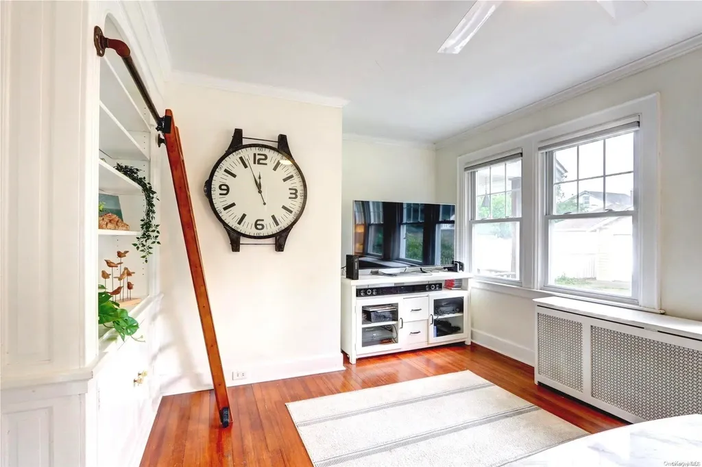 53 Jarvis Place Lynbrook NY 11563
